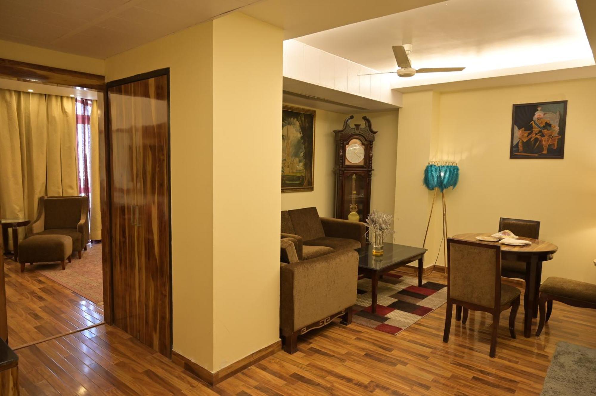 Hk Clarks Inn, Amritsar Exterior foto