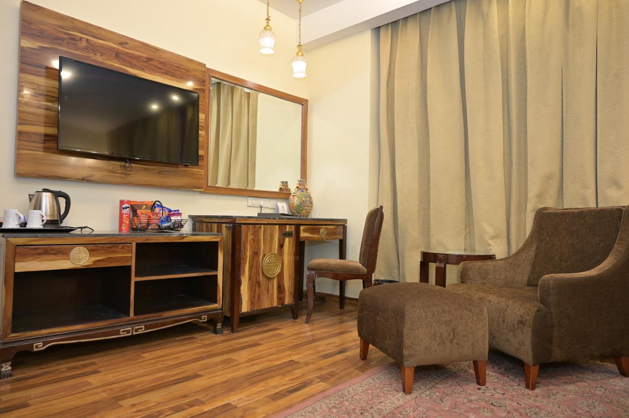 Hk Clarks Inn, Amritsar Exterior foto